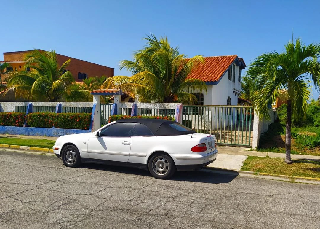 1999 Mercedes-Benz CLK-Class Cabrioelet CLK 320 Coupe — photo 5