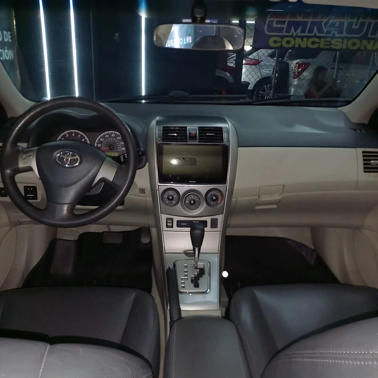 2013 Toyota Corolla LE — foto 9