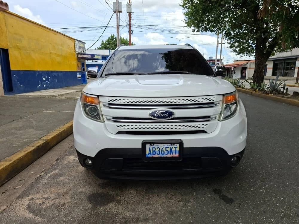 2012 Ford Explorer Limited — photo 2