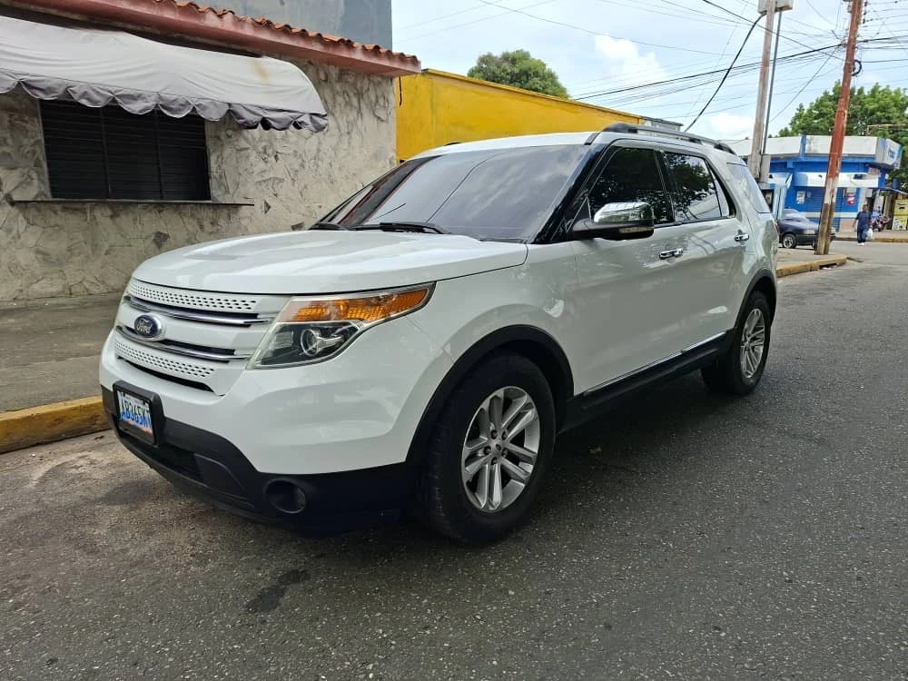 2012 Ford Explorer Limited — photo 6