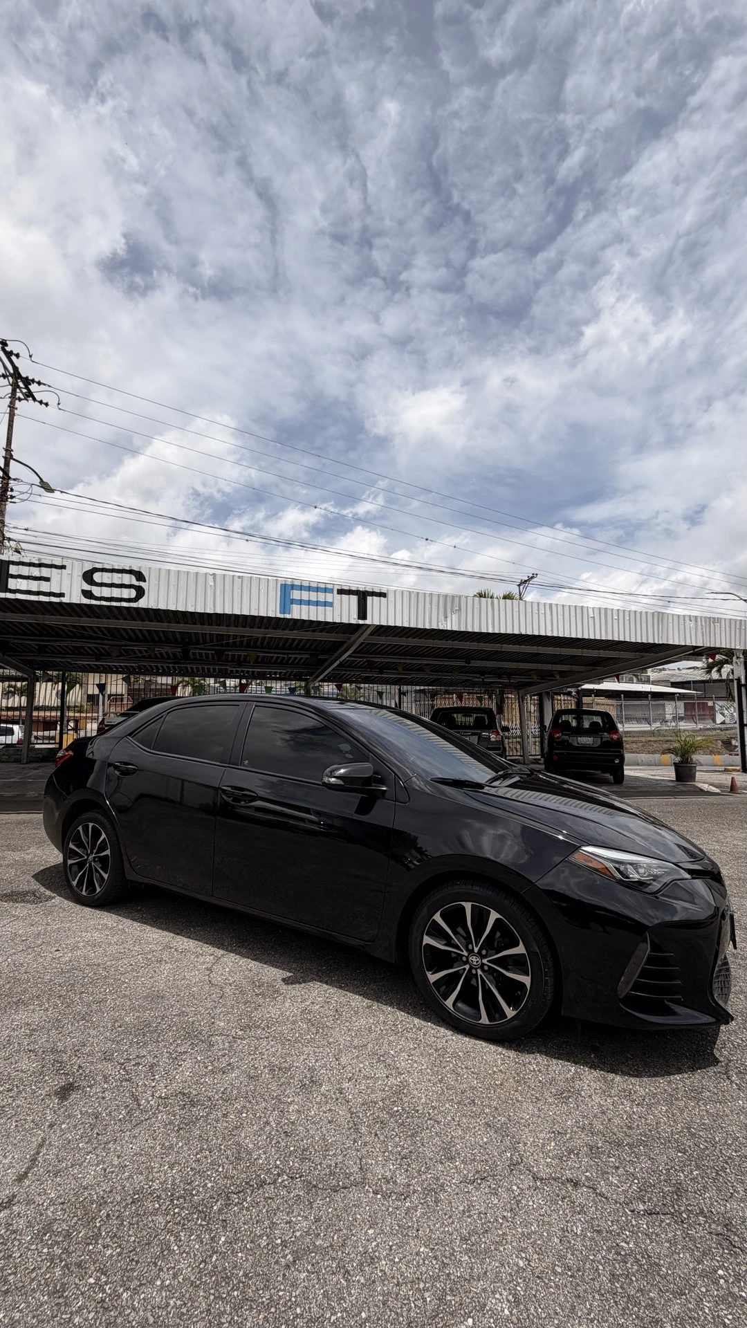 2017 Toyota Corolla Sedan S — photo 3