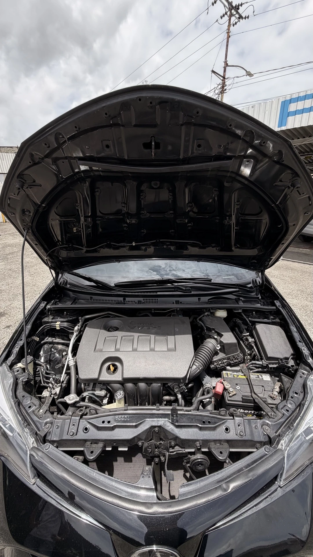 2017 Toyota Corolla Sedan S — photo 5