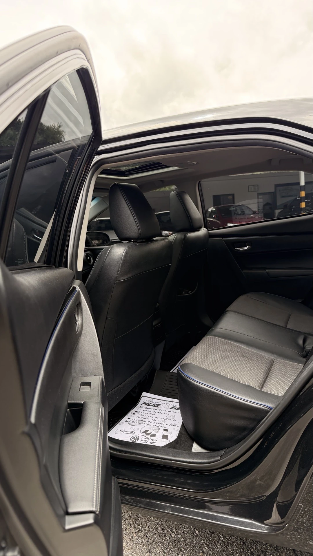 2017 Toyota Corolla Sedan S — photo 7