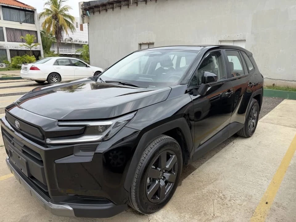 2026 Toyota RAV4 — photo 9