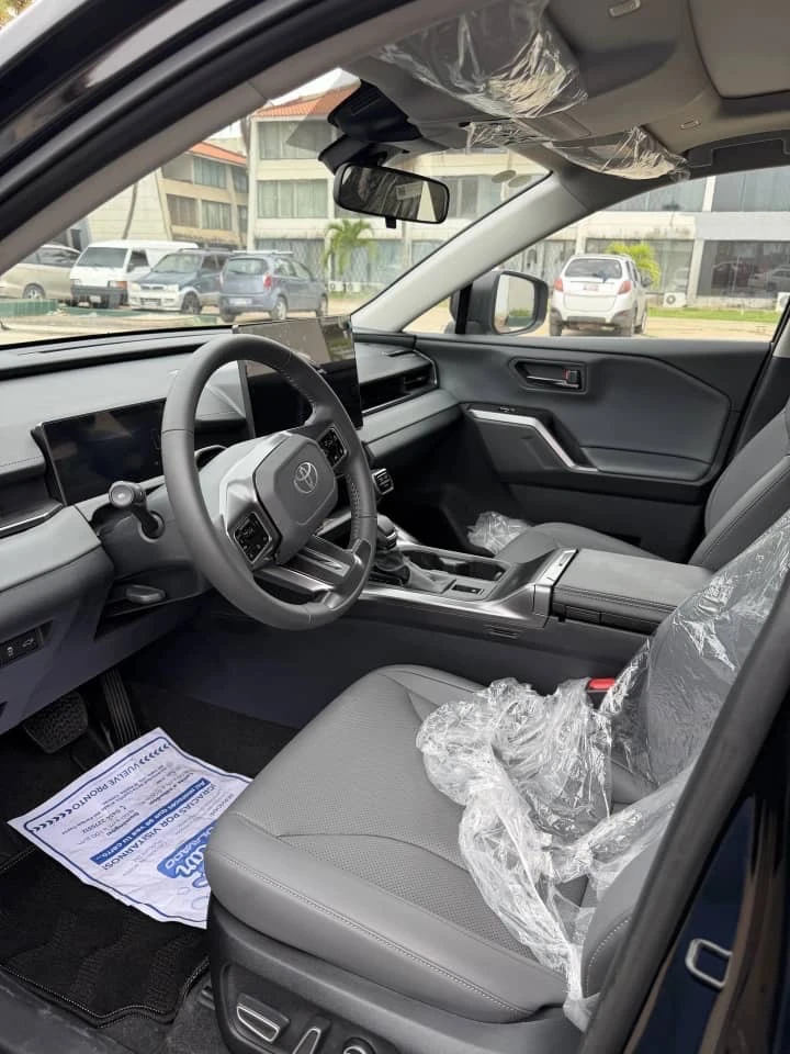 2026 Toyota RAV4 — photo 7