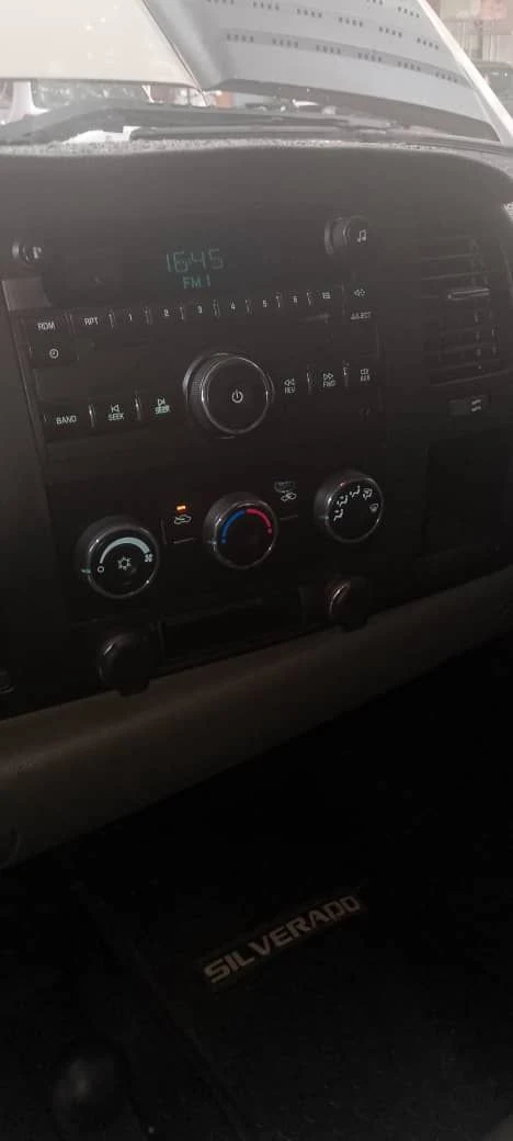 2014 Chevrolet Silverado Camión 4x4 — photo 6