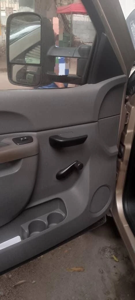 2014 Chevrolet Silverado Camión 4x4 — photo 9