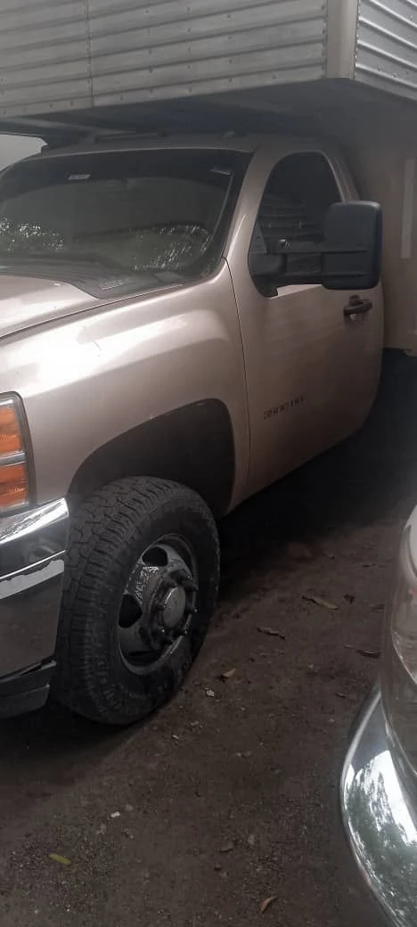 2014 Chevrolet Silverado Camión 4x4 — photo 13
