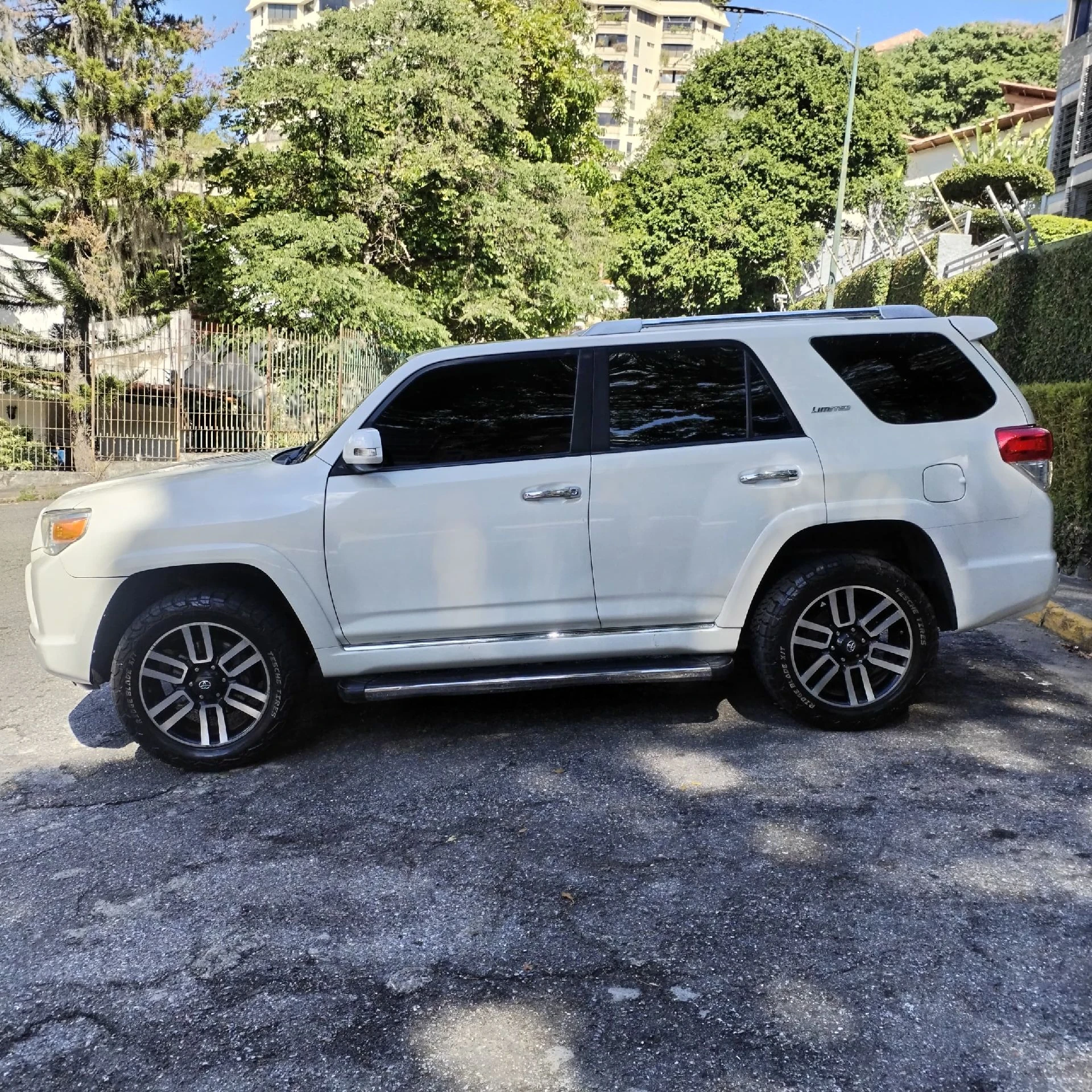 2011 Toyota 4Runner Sr5 Blindada — foto 2