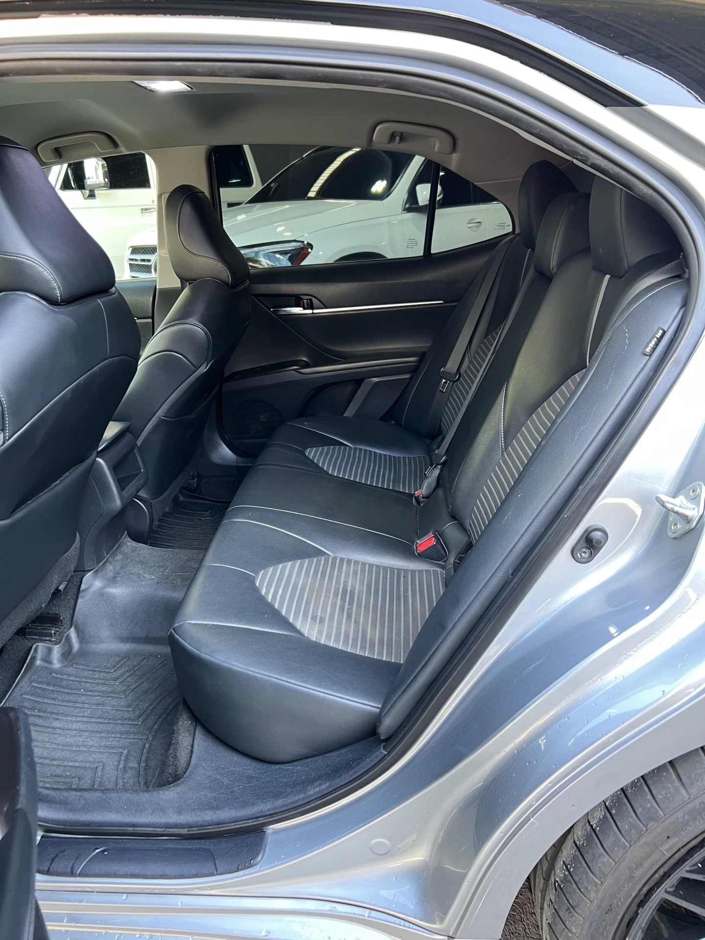 2021 Toyota Camry Se — photo 7