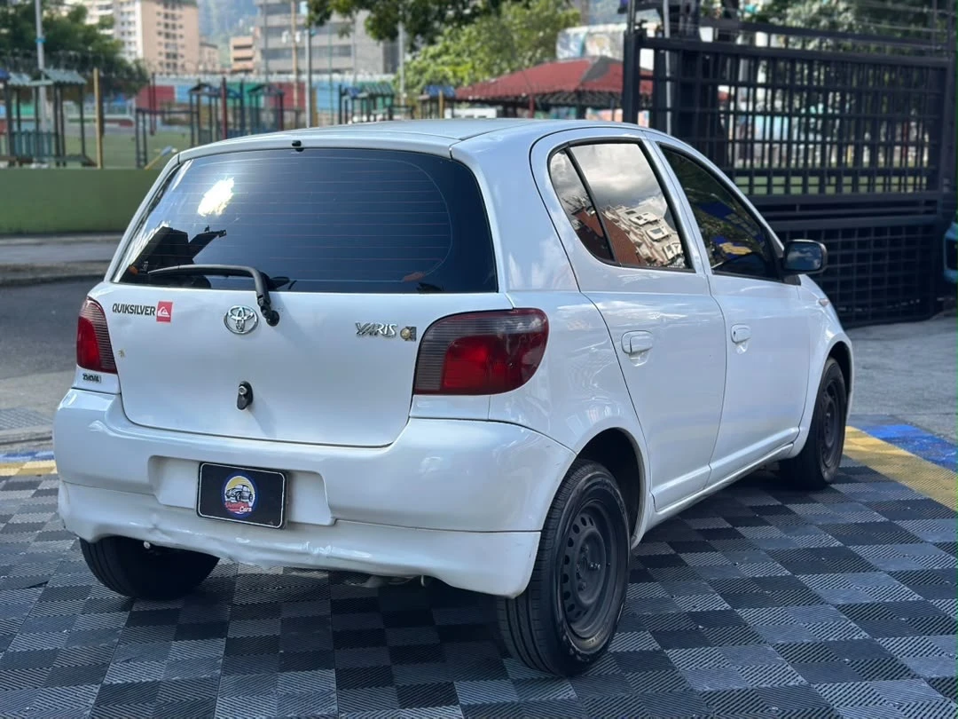 2001 Toyota Yaris Del SOL — photo 7