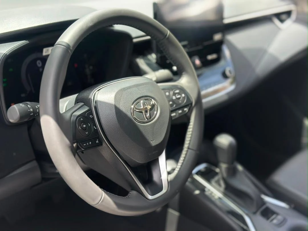 2025 Toyota Corolla HEV — photo 2