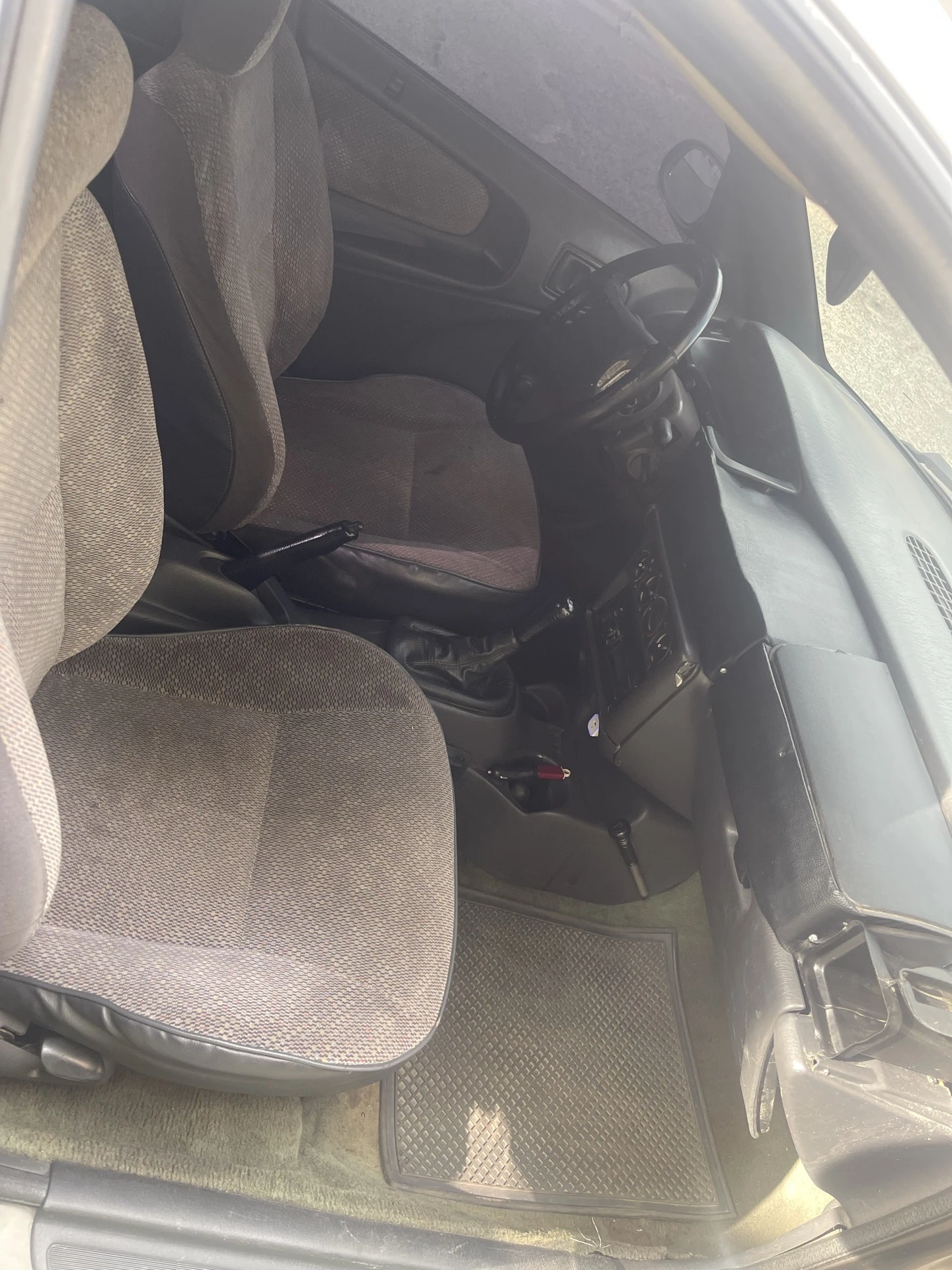 1998 Chrysler Neon — photo 4