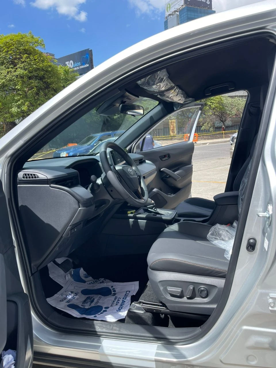 2025 Toyota Corolla Cross FRONTLANDER — photo 6