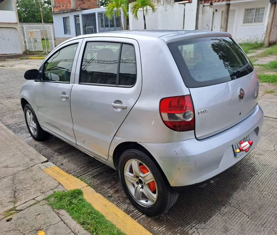 2005 Volkswagen FOX — photo 4