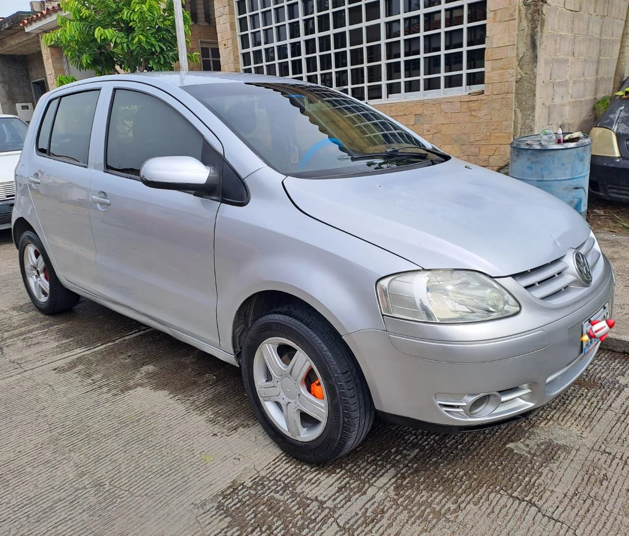 2005 Volkswagen FOX — photo 2