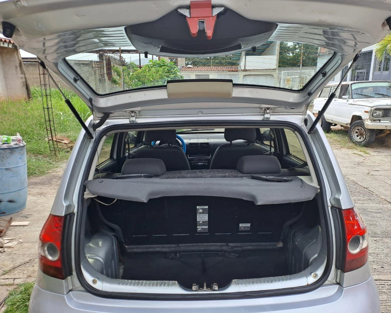 2005 Volkswagen FOX — photo 6