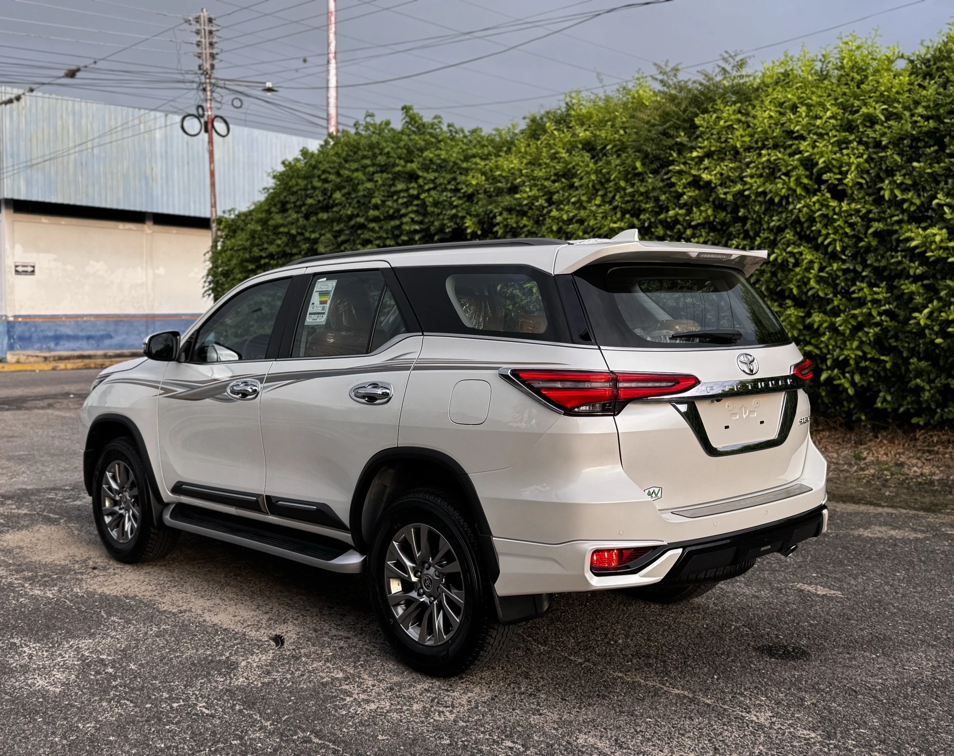 2025 Toyota Fortuner Dubai SR5 V6 4.0 — photo 4