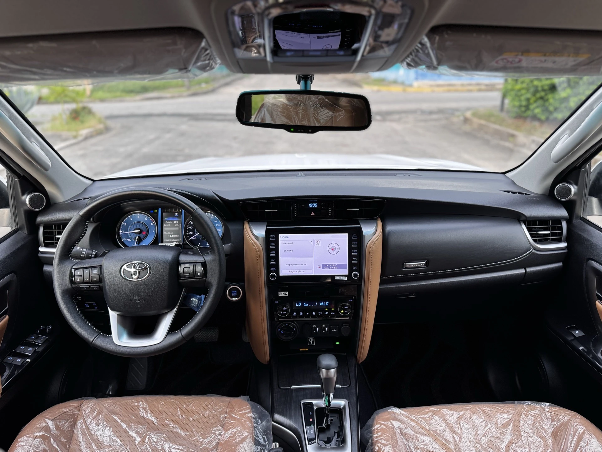 2025 Toyota Fortuner Dubai SR5 V6 4.0 — photo 9