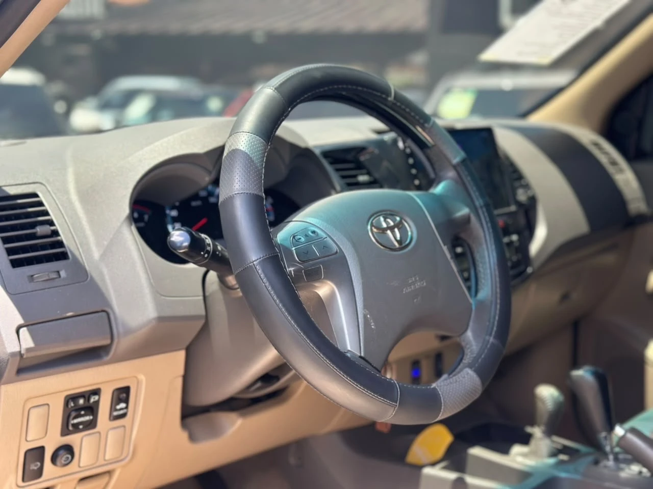2013 Toyota Fortuner SR — photo 5