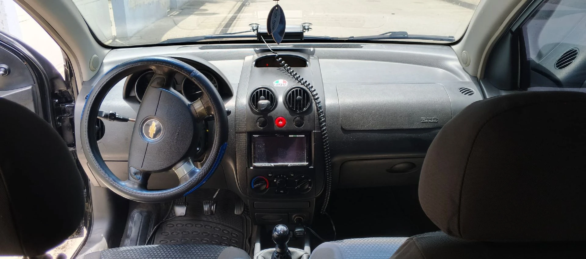 2010 Chevrolet Aveo — photo 4