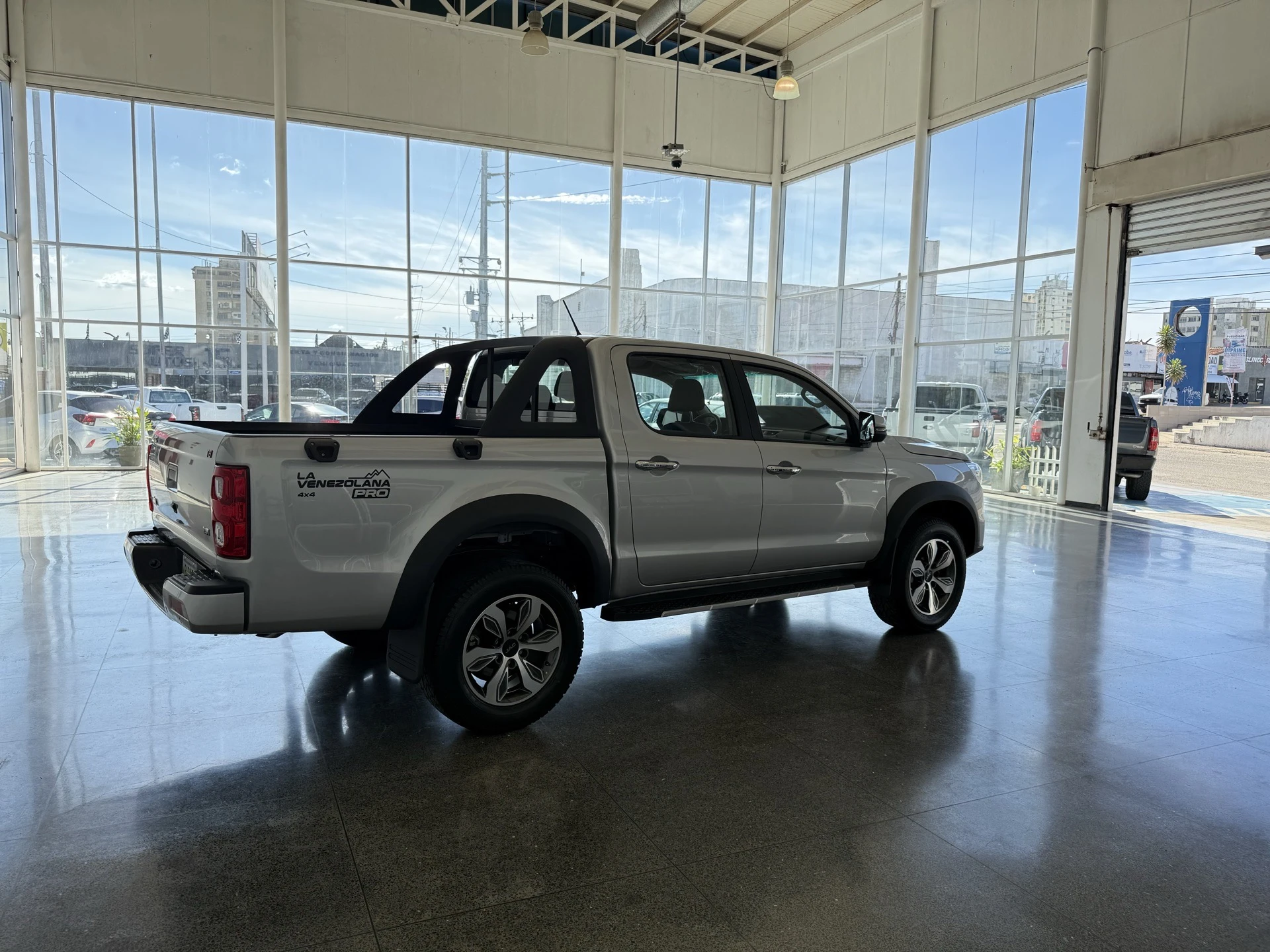 2026 JAC T8 — photo 5