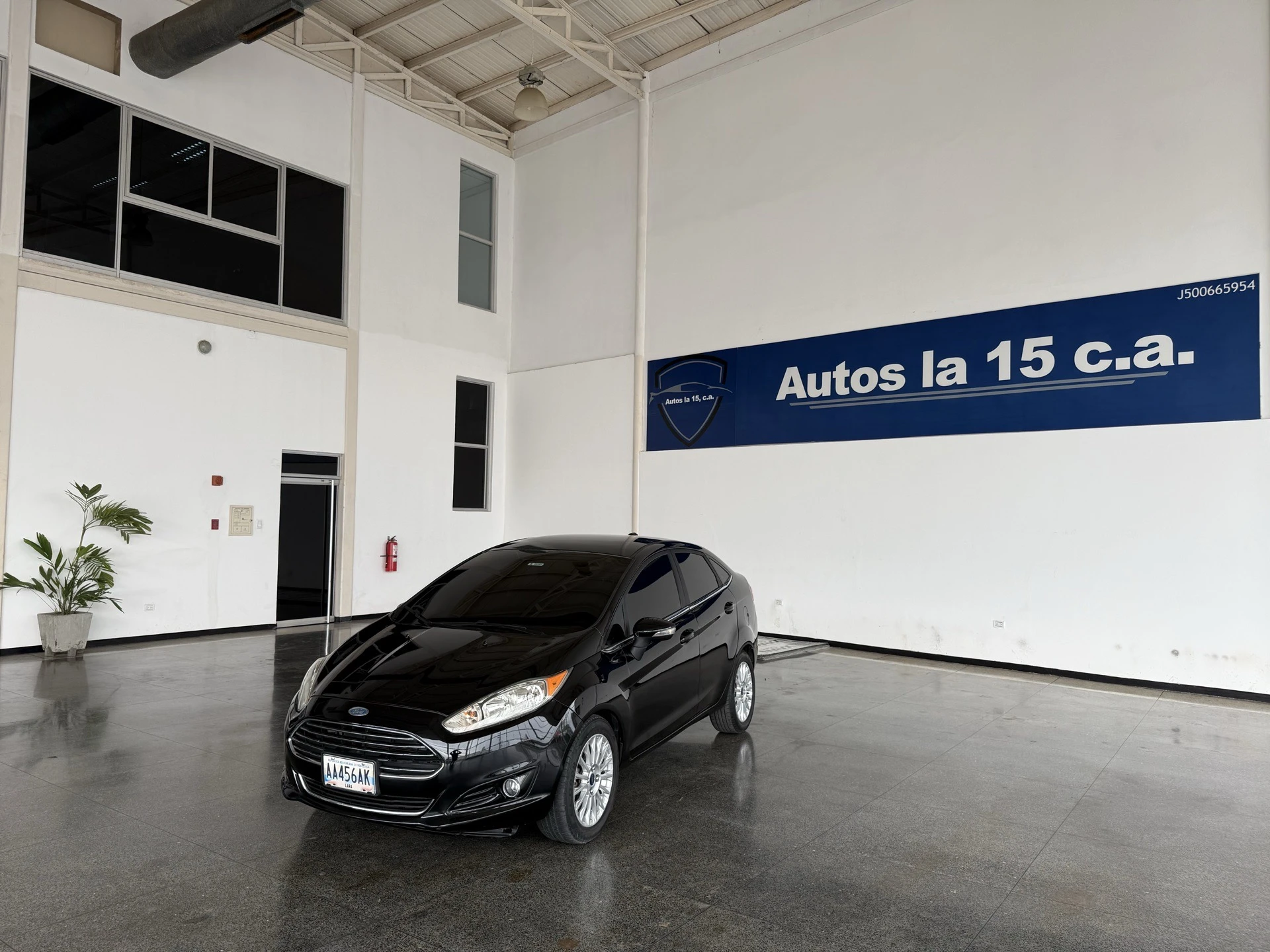 2016 Ford Fiesta — photo 2