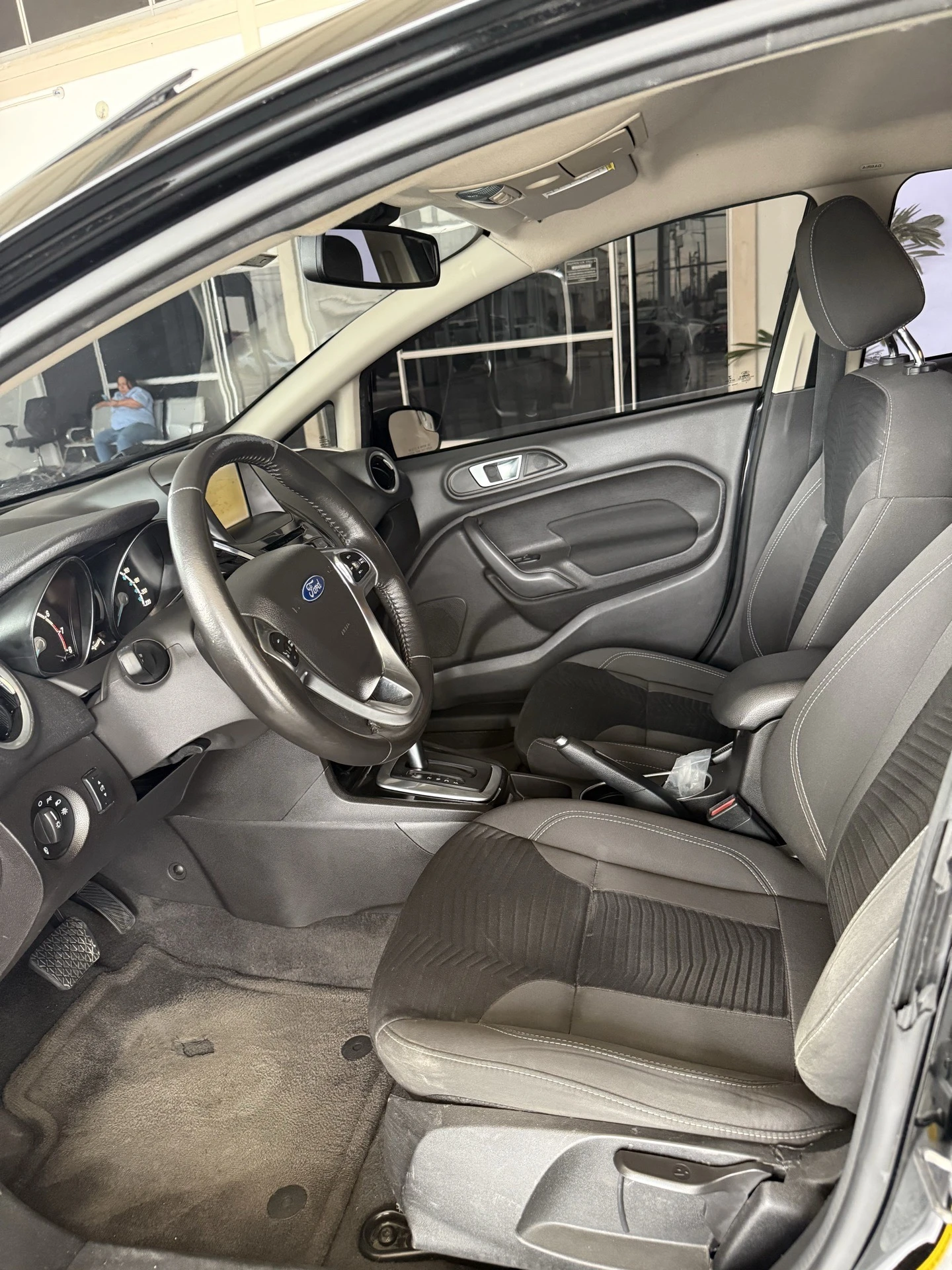 2016 Ford Fiesta — photo 6