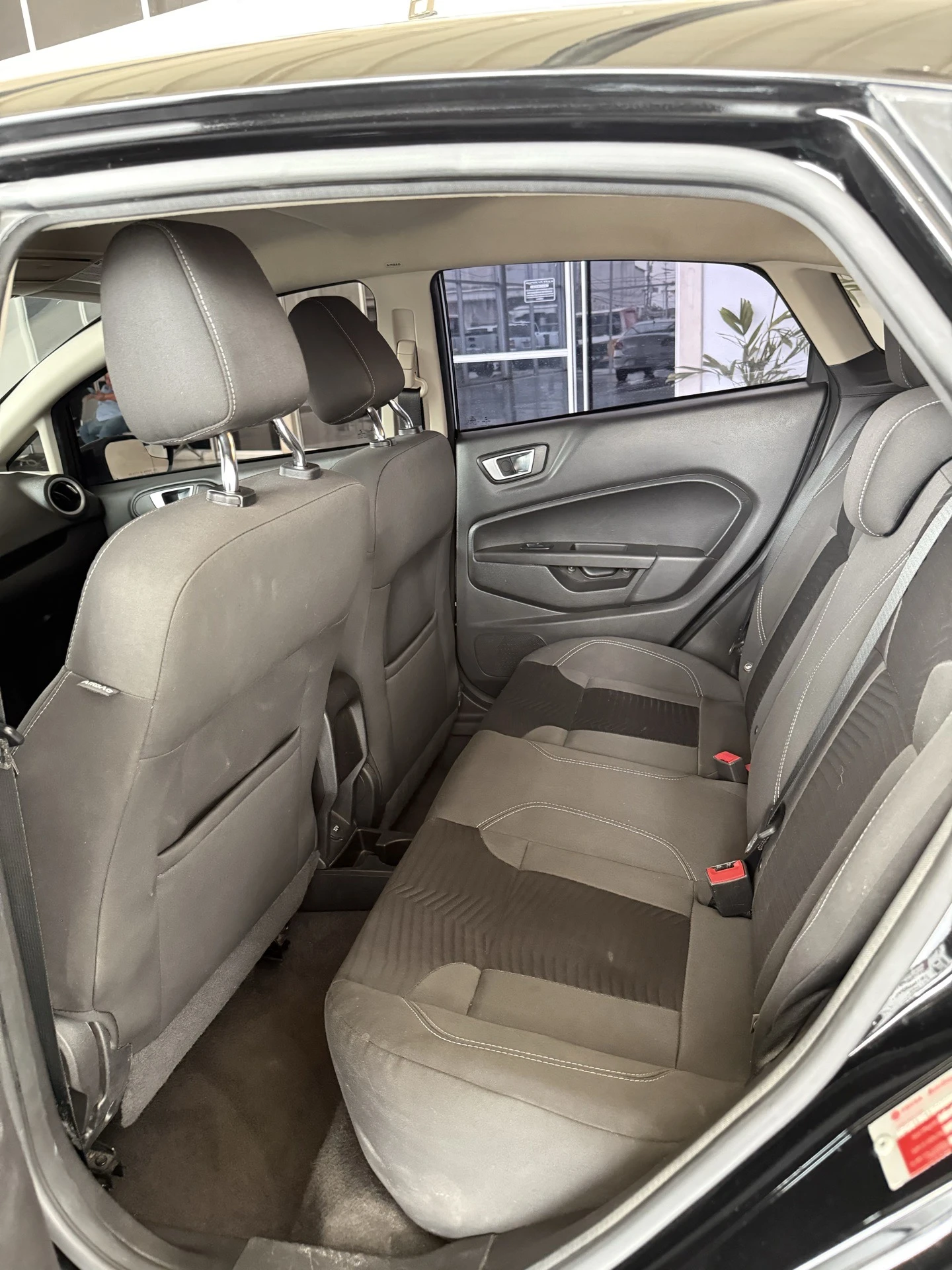 2016 Ford Fiesta — photo 8