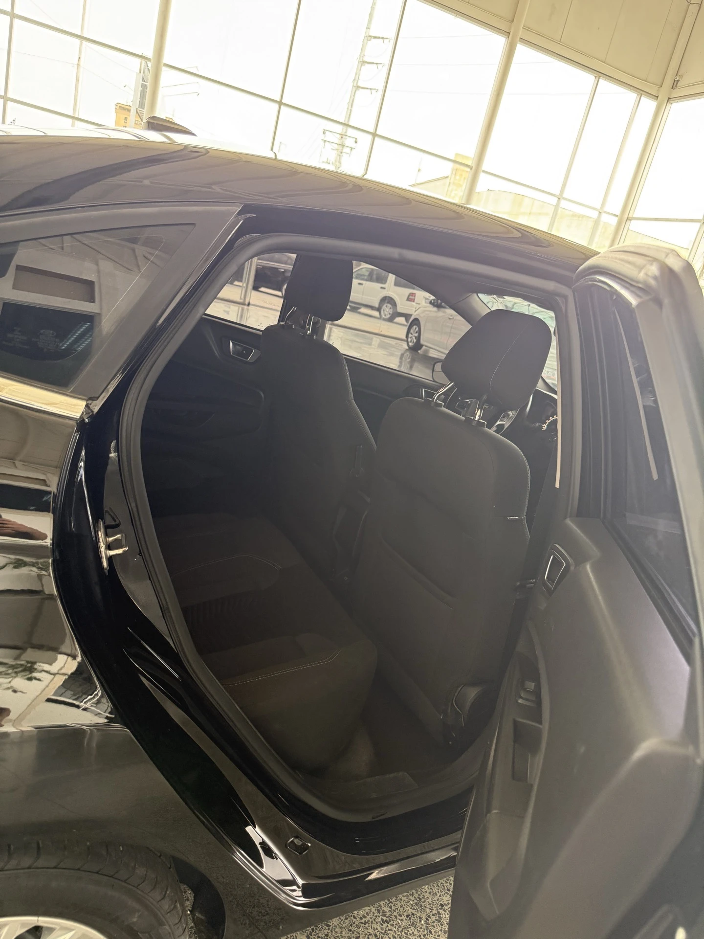 2016 Ford Fiesta — photo 9