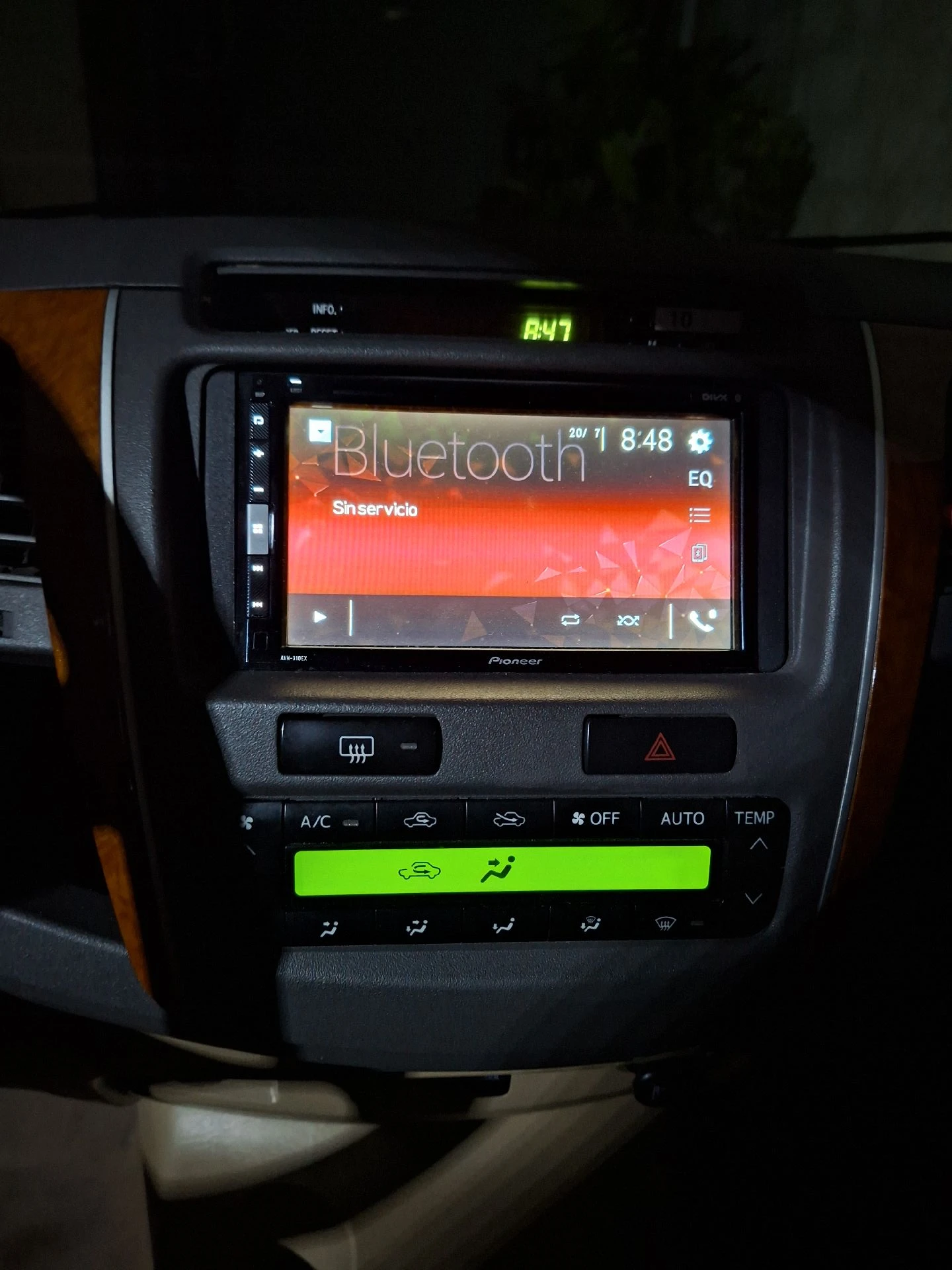 2011 Toyota Fortuner SR — photo 8
