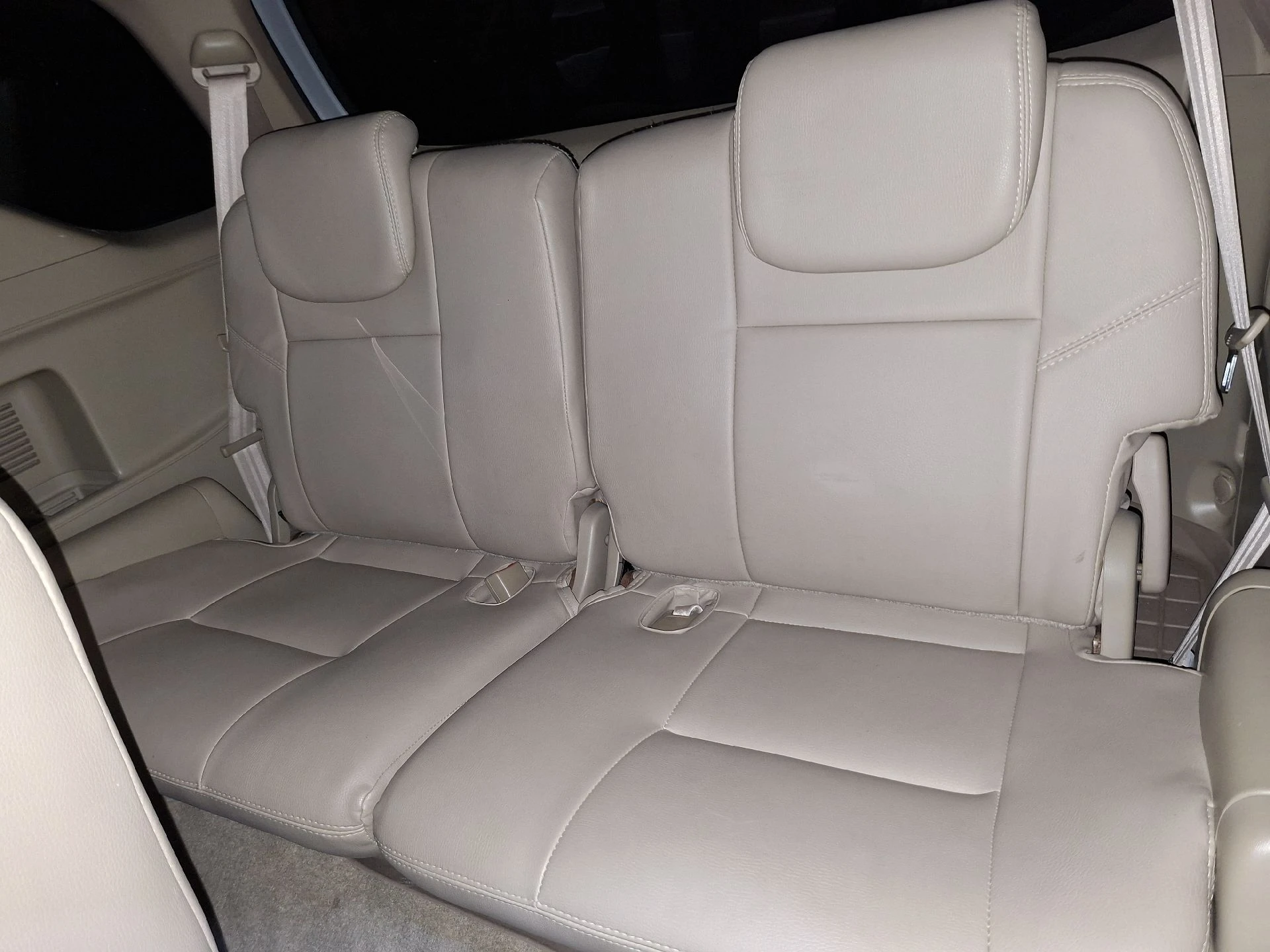 2011 Toyota Fortuner SR — photo 9