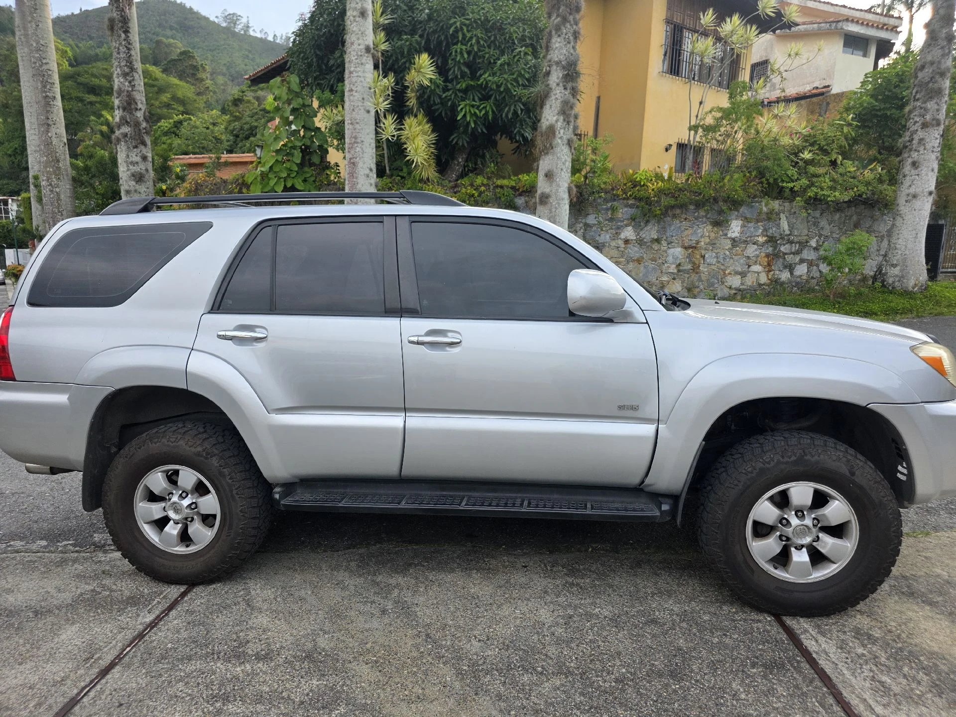 2007 Toyota 4Runner LE — photo 88