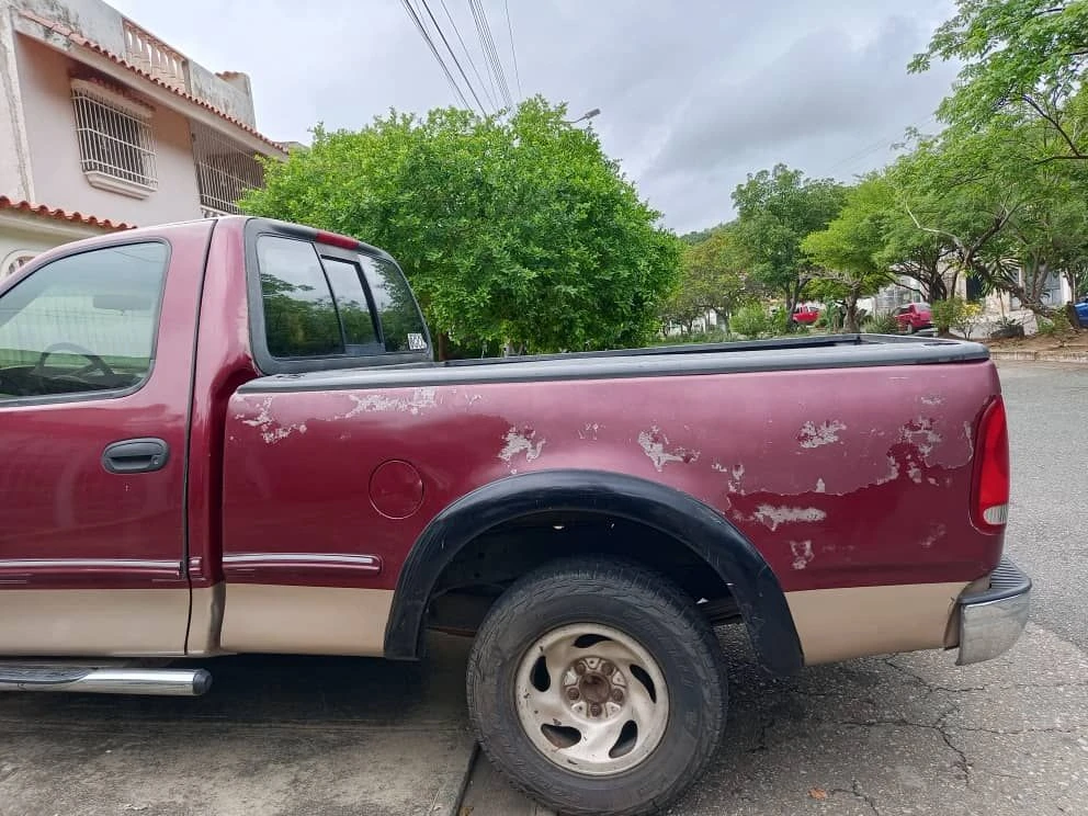 1999 Ford F-150 XLT — photo 3