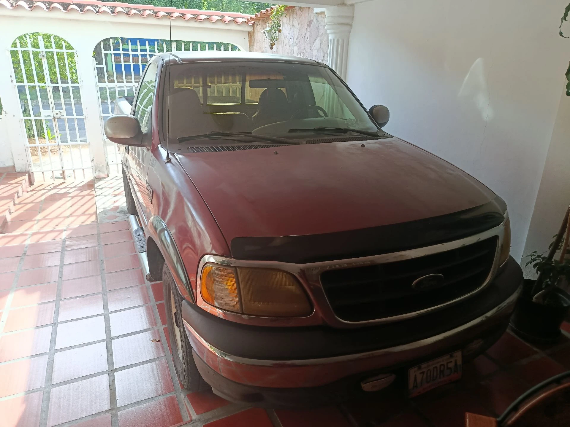 1999 Ford F-150 XLT — photo 7