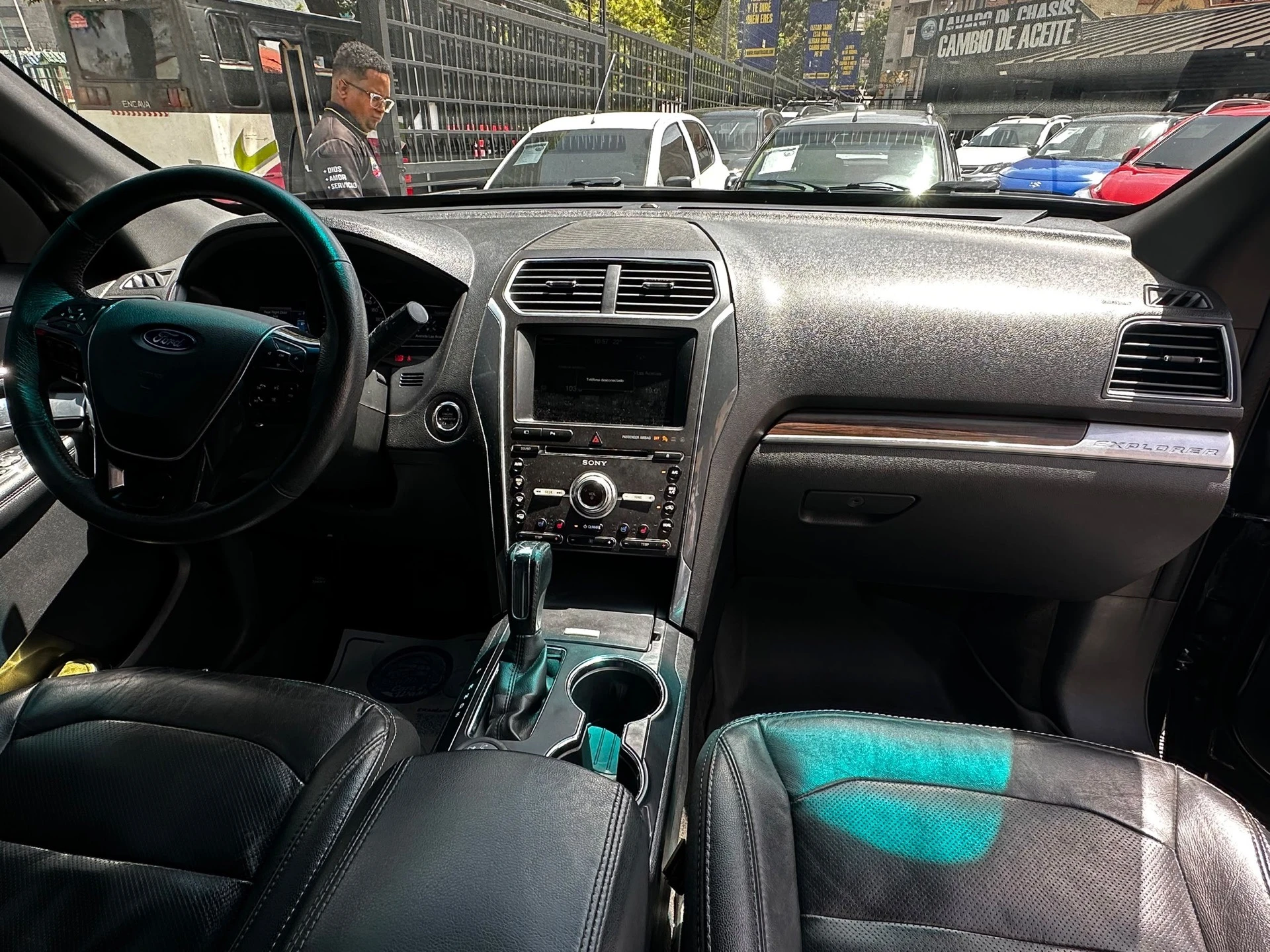 2016 Ford Explorer LIMITED — photo 3