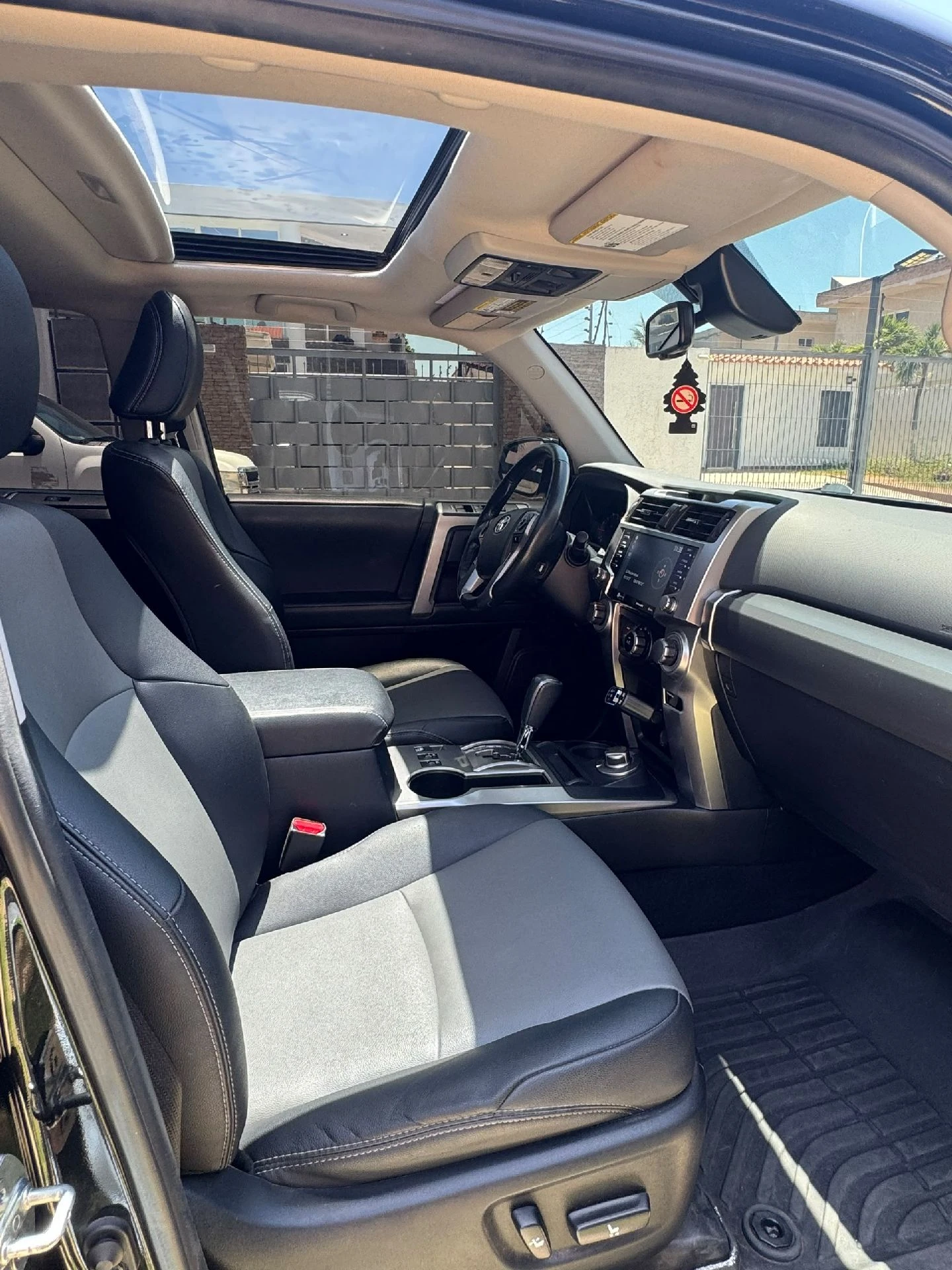 2023 Toyota 4Runner Sr5 premium — photo 6