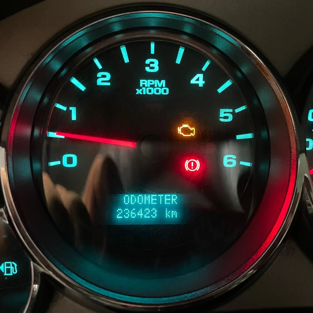 2012 Chevrolet 3500HD — photo 11