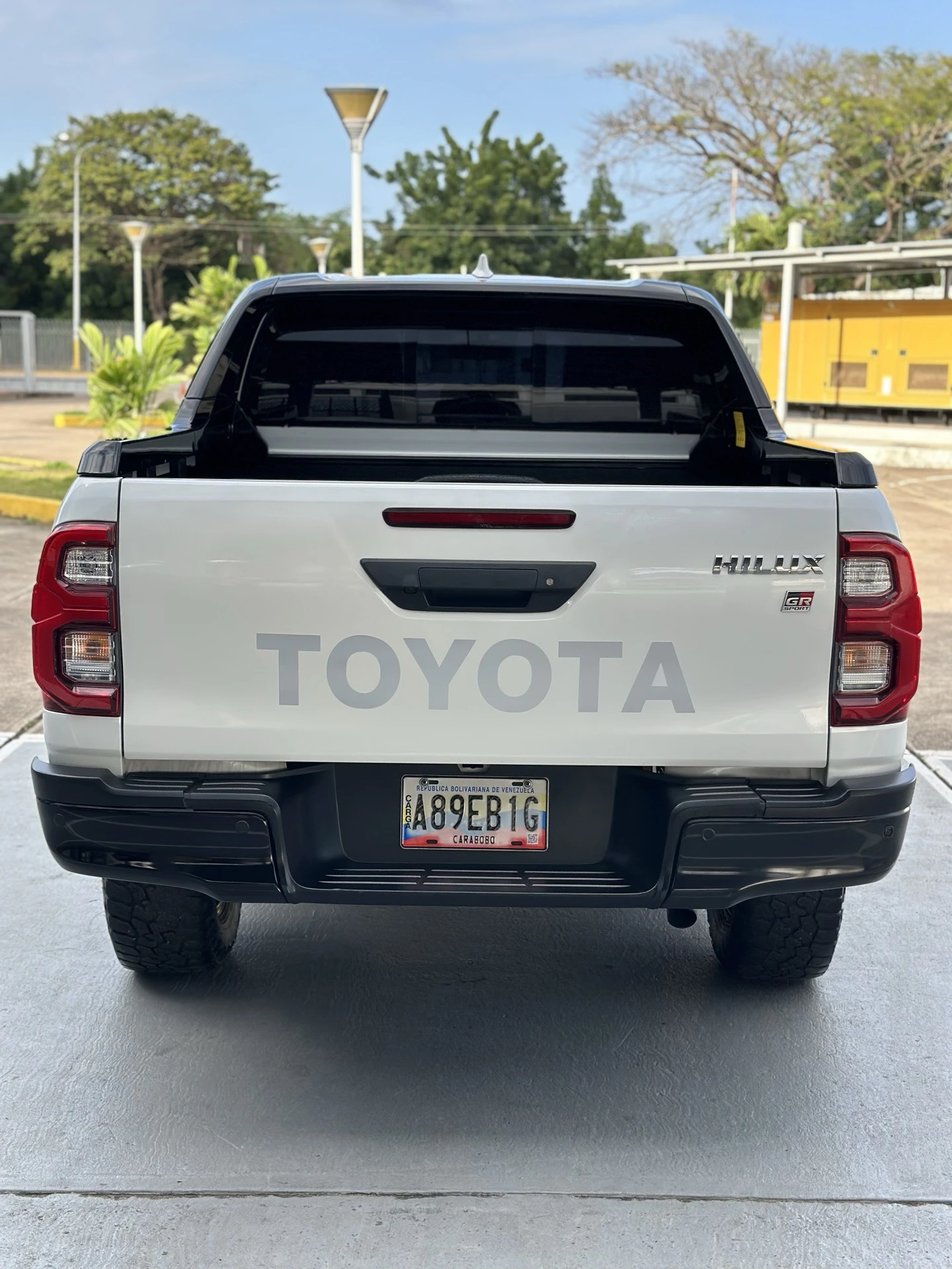2023 Toyota Hilux GR — photo 8