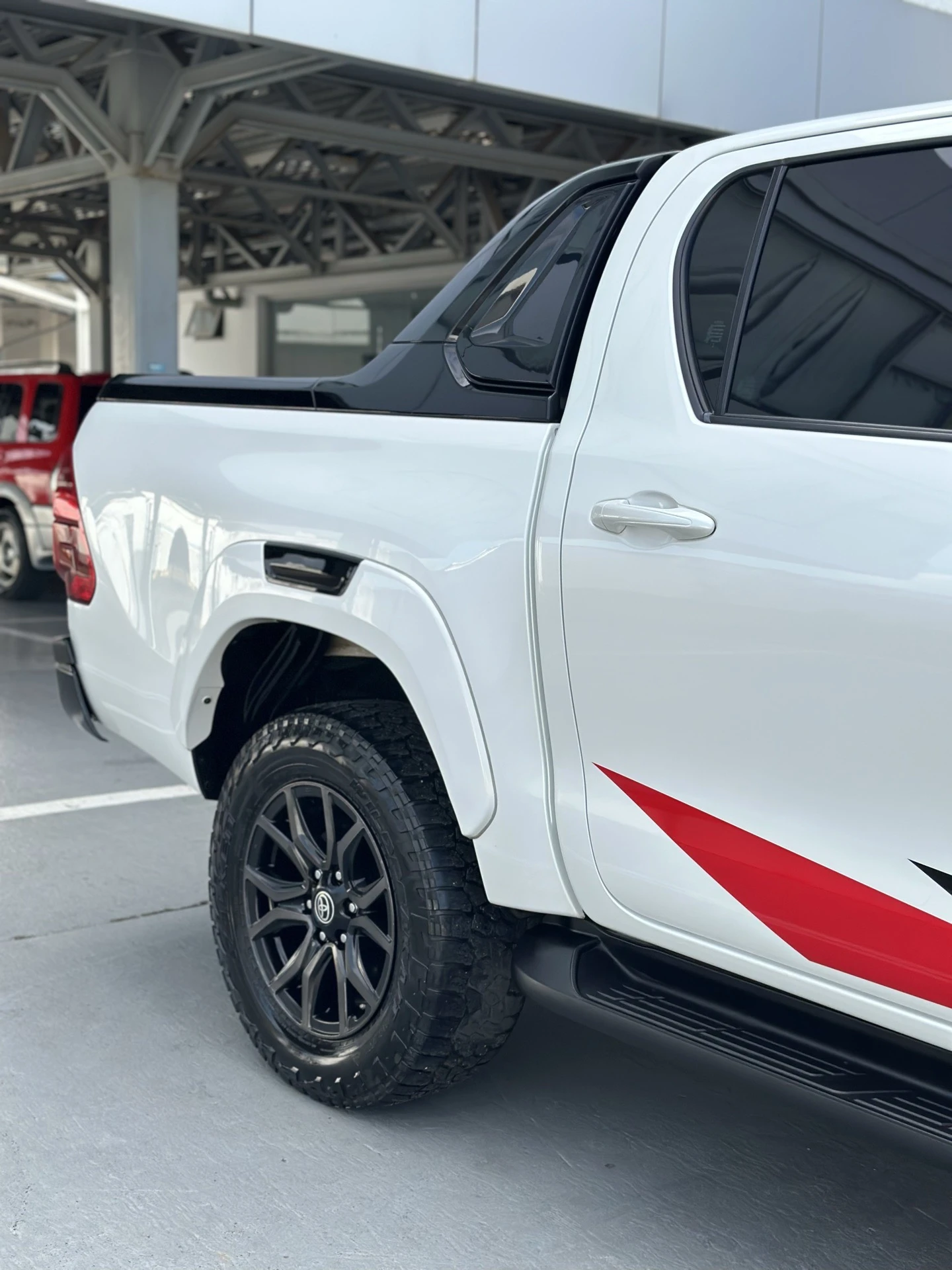2023 Toyota Hilux GR — photo 11