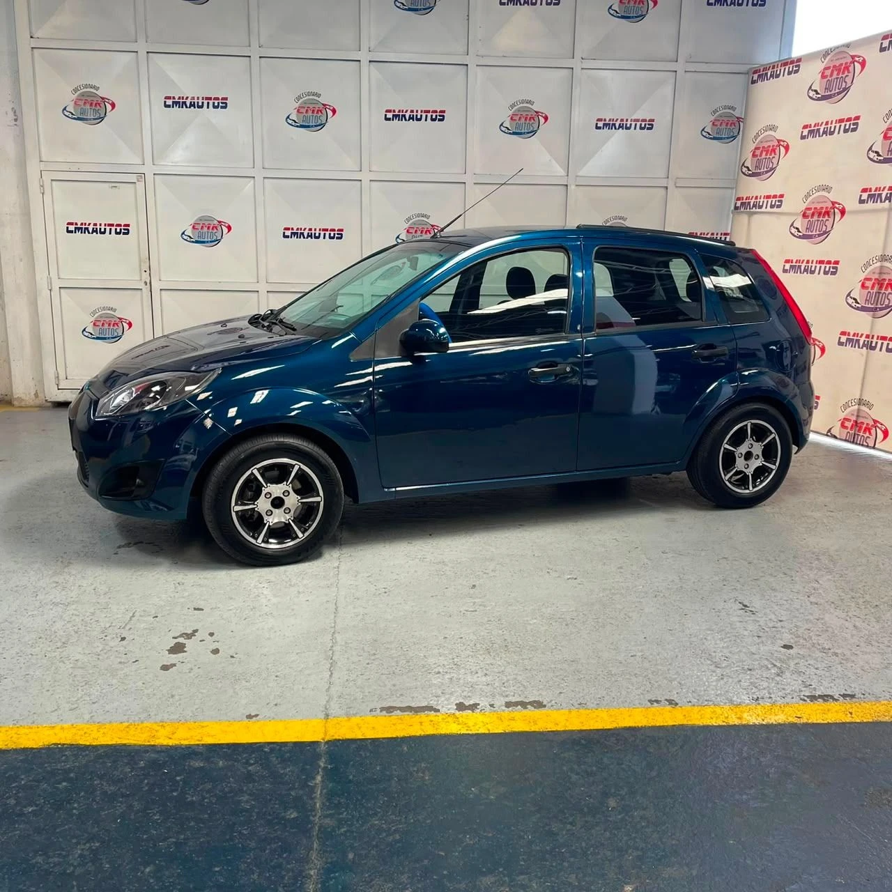 2011 Ford Fiesta Move — photo 2