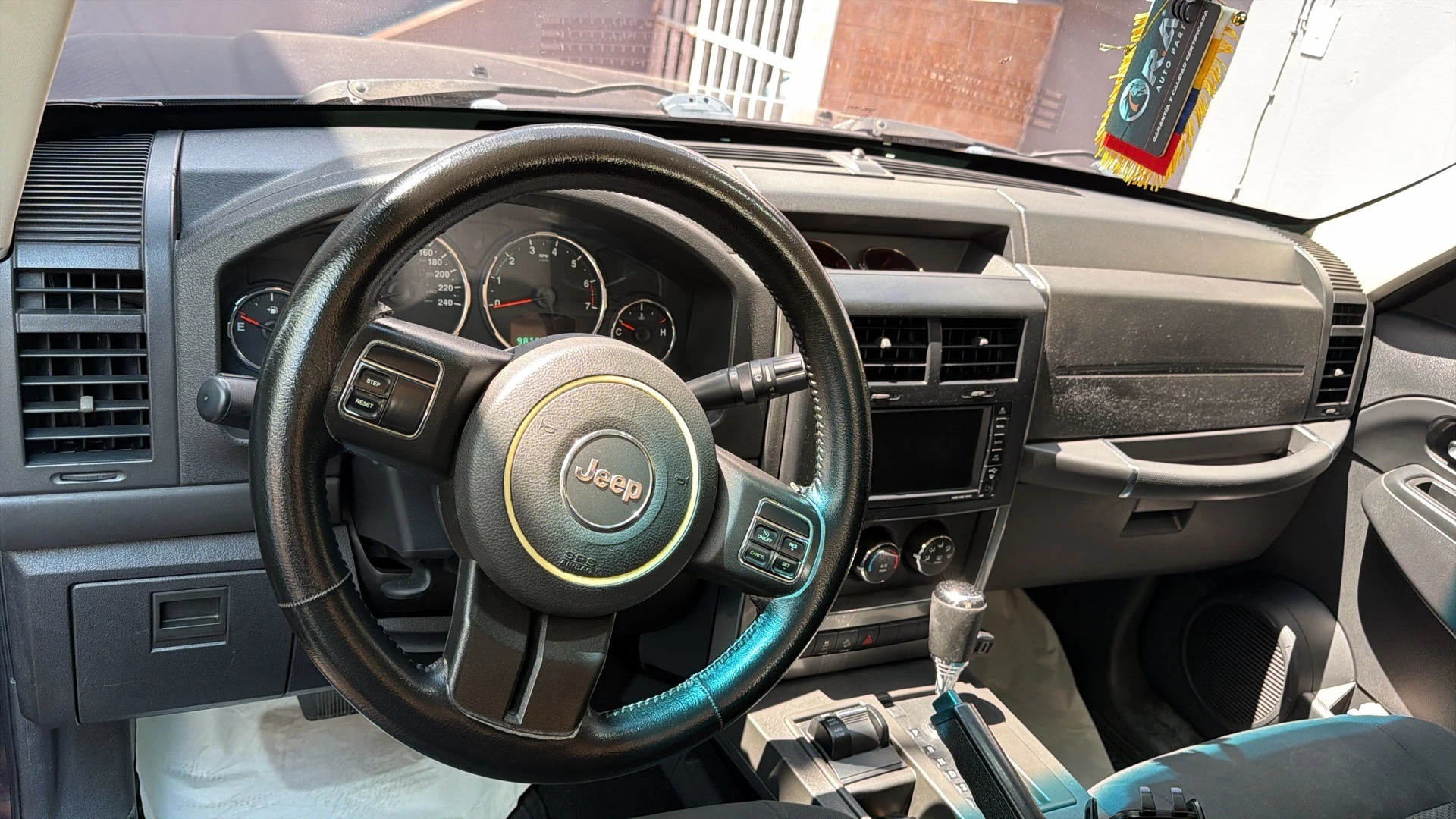 2013 Jeep Liberty — photo 5