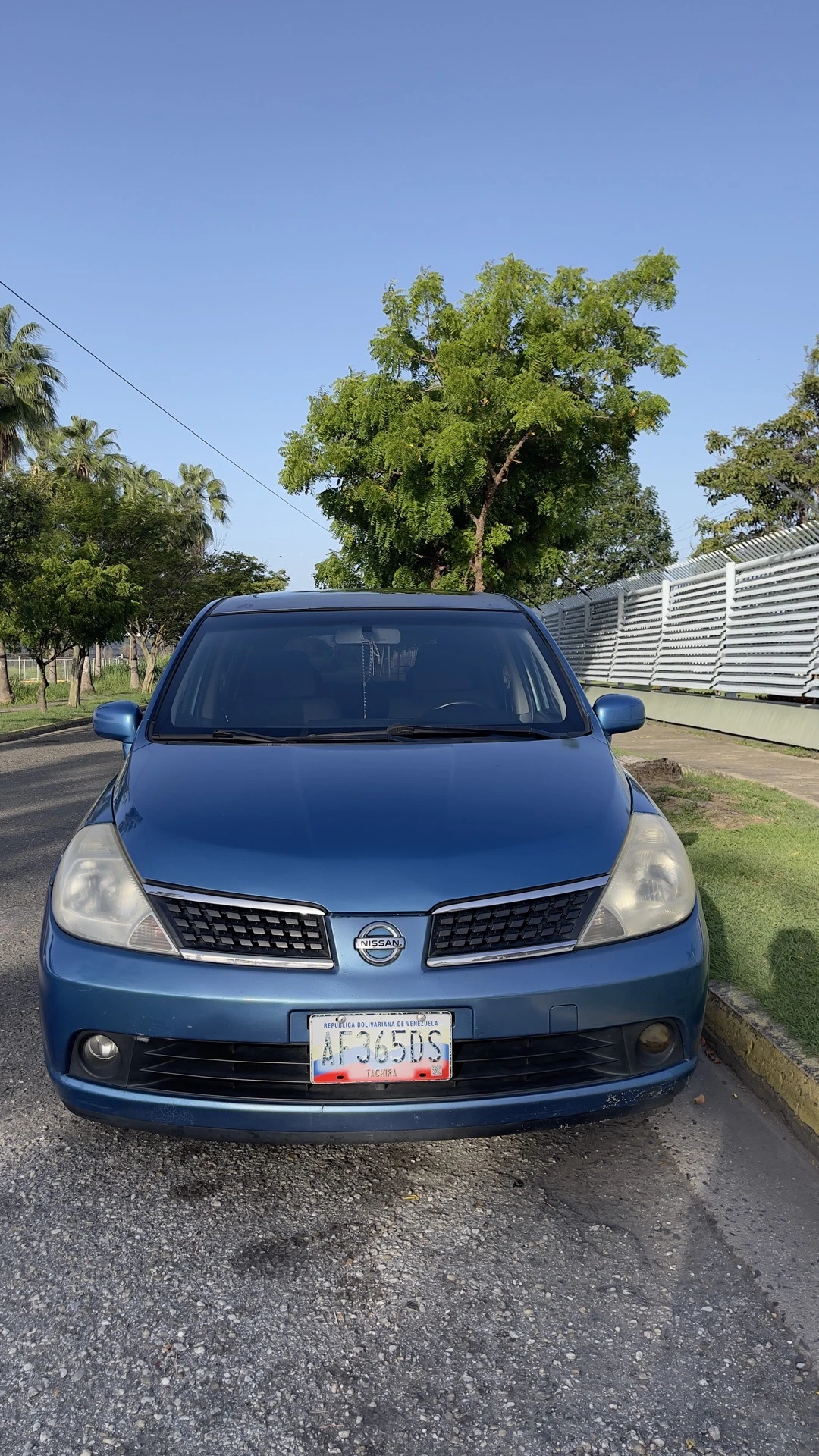 2007 Nissan Tiida Motor 1.8 sincrónico, caja de 6 velocidades. Full equipo — photo 5