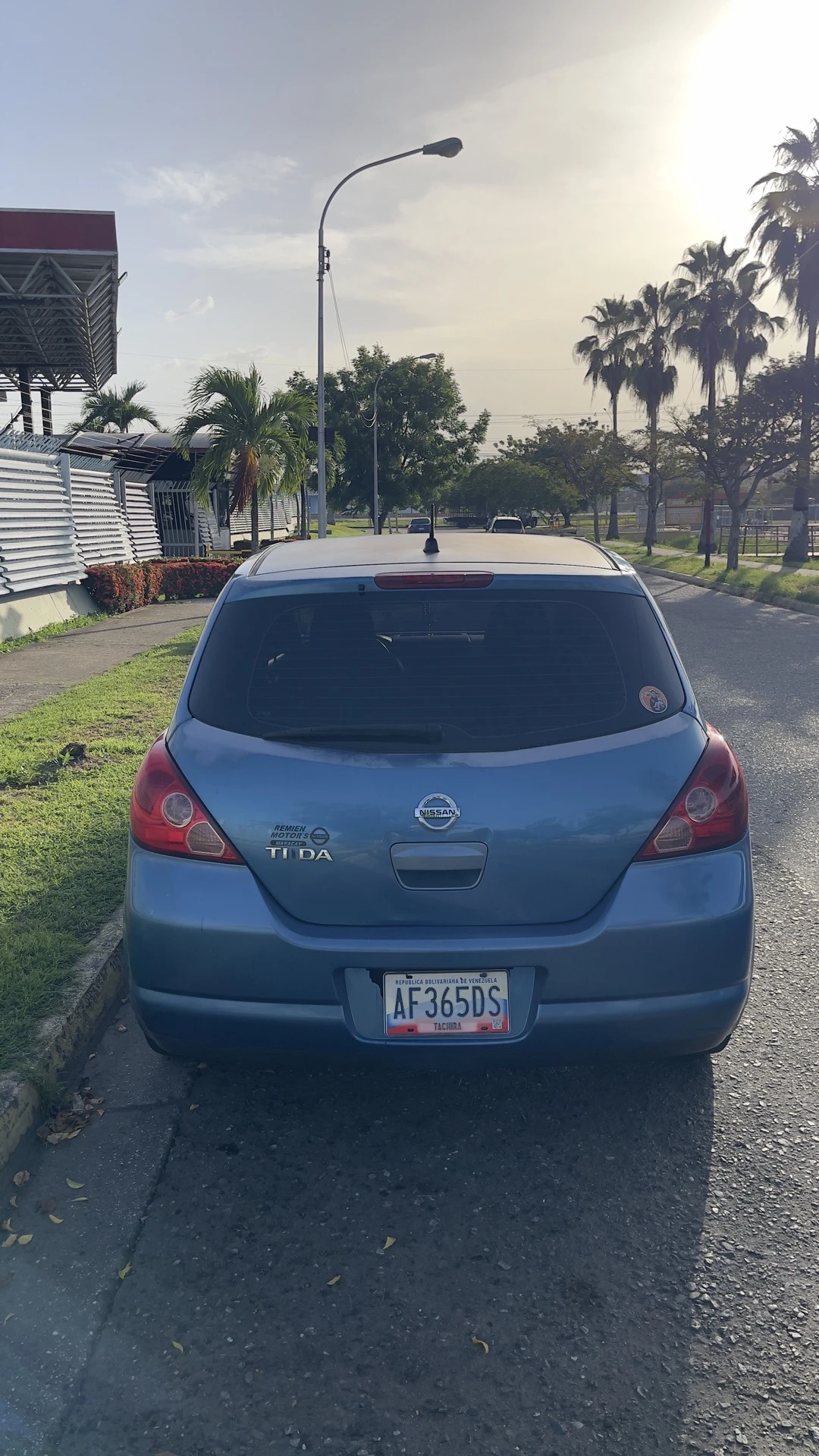 2007 Nissan Tiida Motor 1.8 sincrónico, caja de 6 velocidades. Full equipo — photo 15