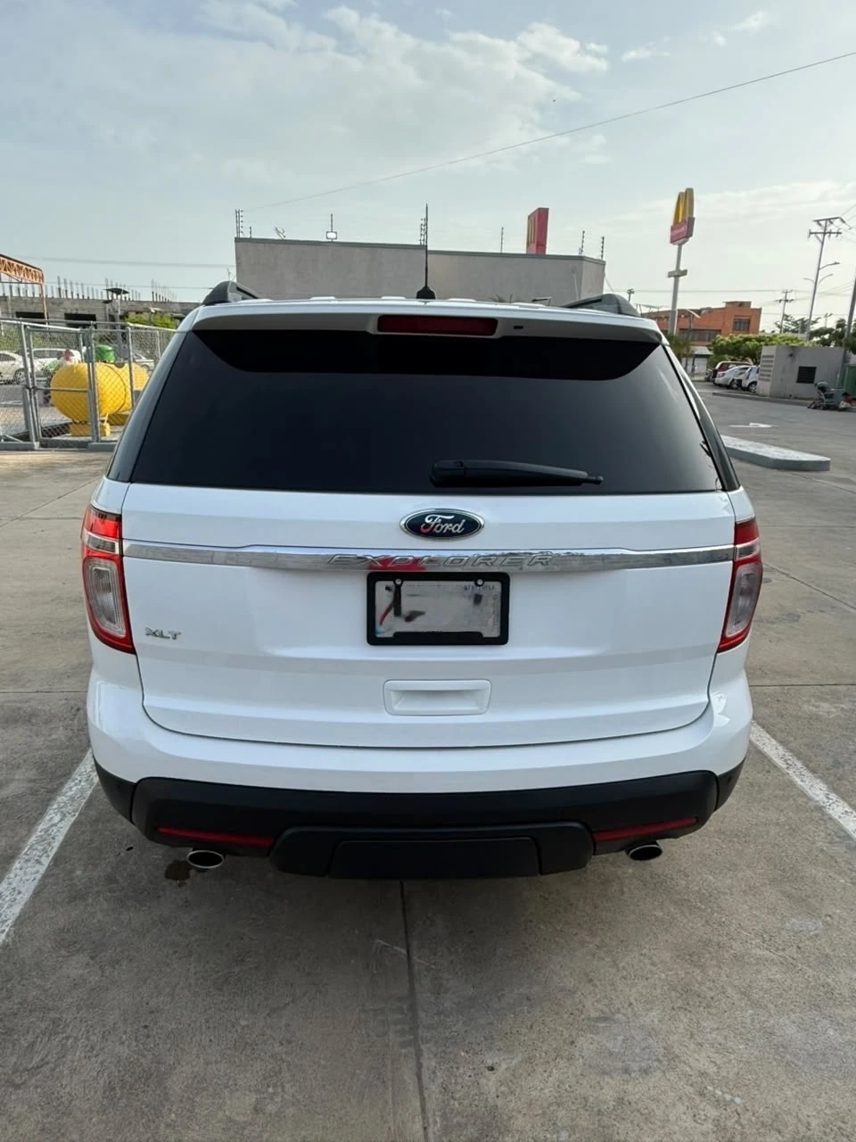 2011 Ford Explorer XLT — photo 6