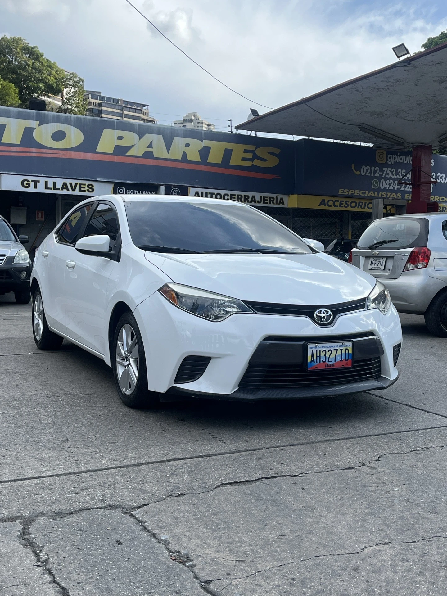 2015 Toyota Corolla LE — photo 3