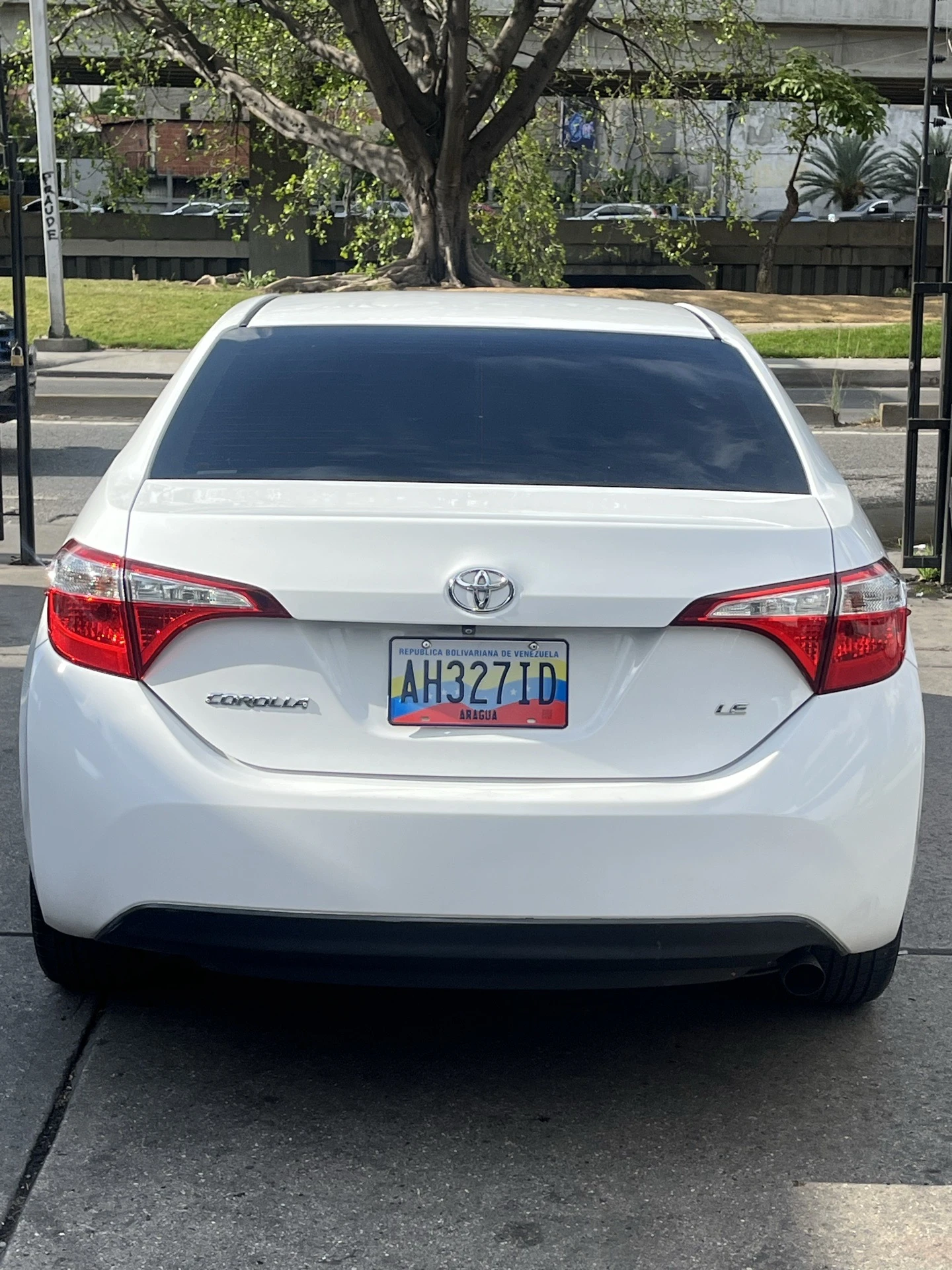 2015 Toyota Corolla LE — photo 5