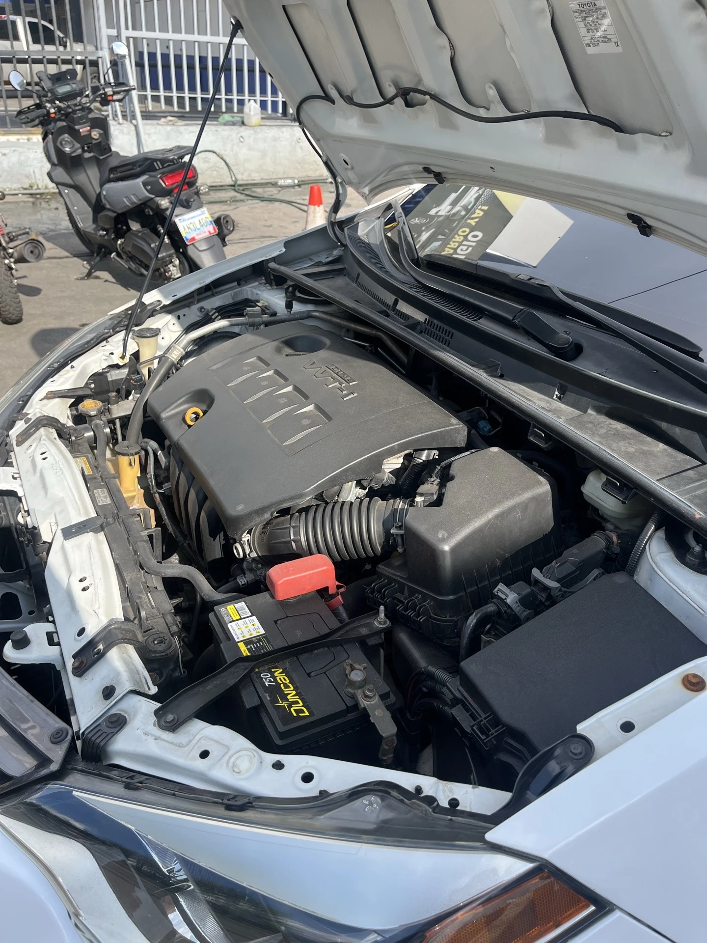 2015 Toyota Corolla LE — photo 11