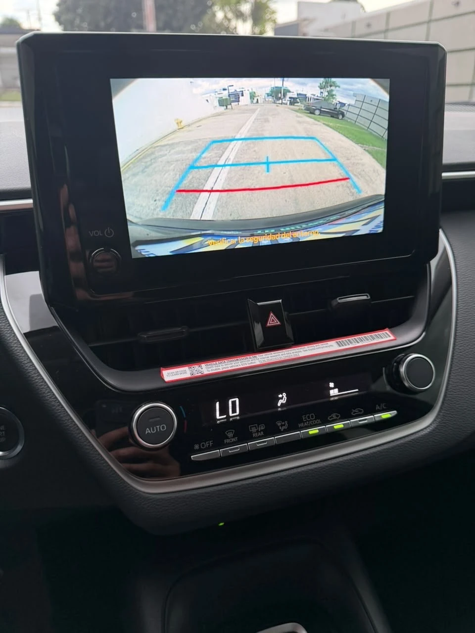 2025 Toyota Corolla LE — photo 14