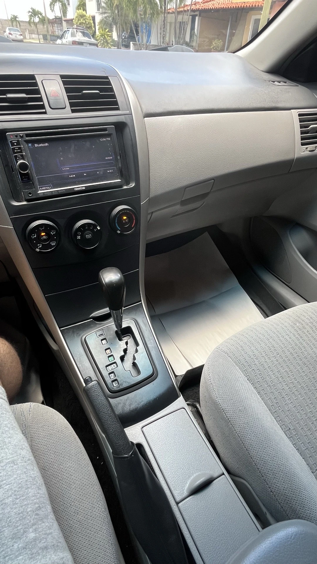 2010 Toyota Corolla XEI — photo 3